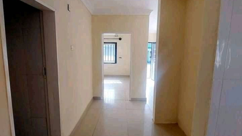 2-bedroom-newly-built-flats-for-rent-in-silverest-big-4