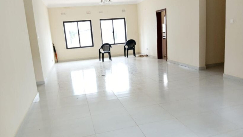 3-bedroom-flat-for-rent-in-chalala-big-6