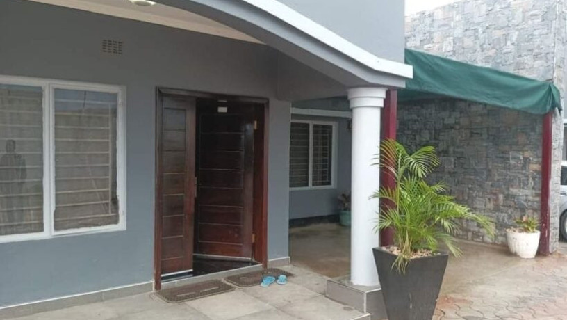 spacious-3-bedroom-flat-for-rent-in-chalala-big-5