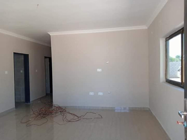 3-bedroom-flat-for-rent-in-chalala-big-5