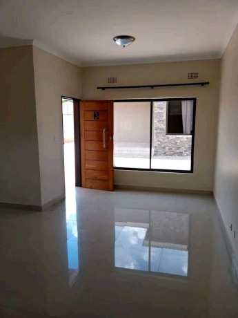 2-bedroom-flats-for-rent-in-state-lodge-big-4