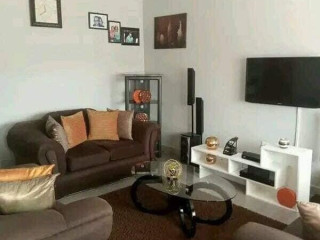 2 Bedroom Flat For Rent In Meanwood Kwamwena