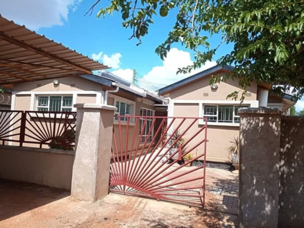 3-bedroom-flat-for-rent-in-chalala-big-1