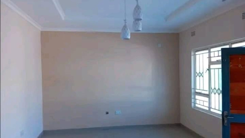 3-bedroom-flat-for-rent-in-libala-south-big-5