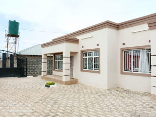 3-bedroom-flat-for-rent-in-chalala