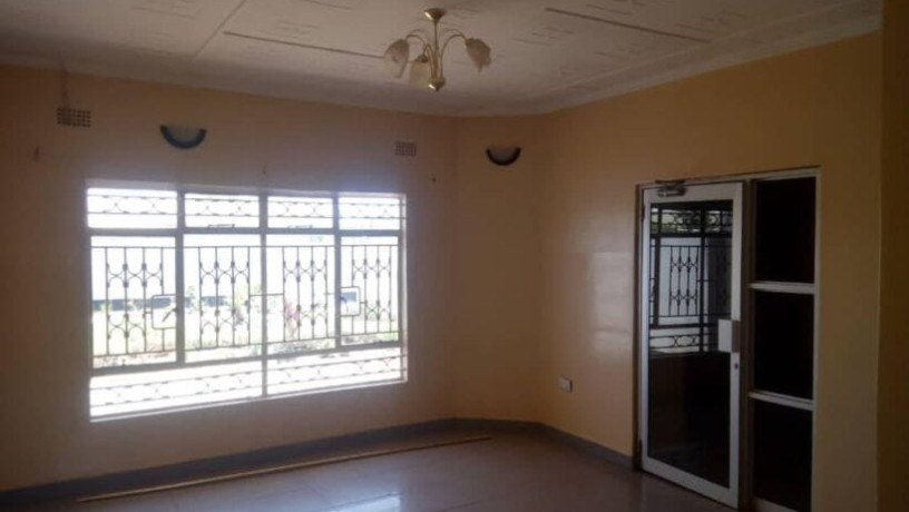 3-bedroom-flat-for-rent-in-libala-south-big-5