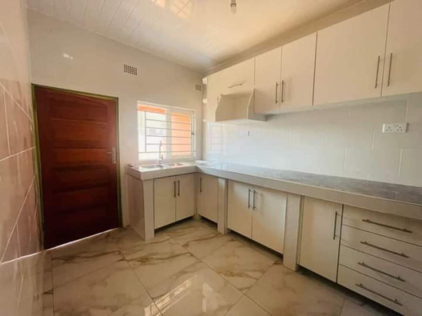 2-bedroom-flat-for-rent-in-ibex-hill-big-3