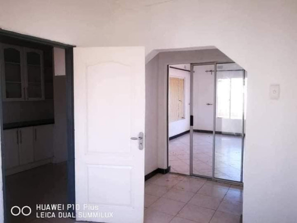 3-bedroom-flat-for-rent-in-libala-big-7