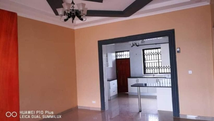2-bedroom-flat-for-rent-in-chalala-big-7