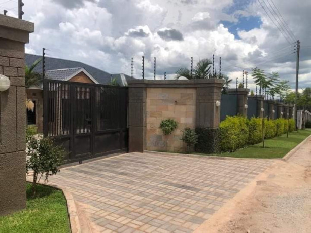 3-bedroom-house-for-sale-in-ibex-hill-big-2