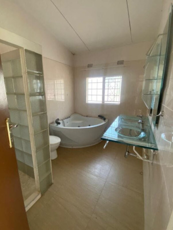 4-bedroom-house-for-rent-in-roma-big-0