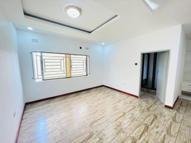 3-bedroom-apartment-for-rent-in-olympia-big-2