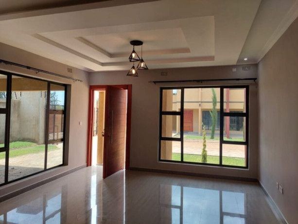 2-bedroom-flat-for-rent-in-makeni-big-5