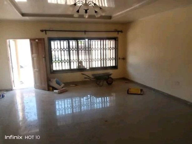 3-bedroom-flat-for-rent-in-chalala-big-5