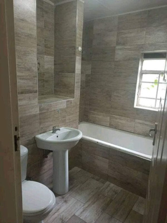 2-bedroom-apartment-for-rent-in-rhodespark-big-9