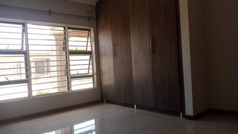 2-bedroom-flat-for-rent-in-chalala-big-3