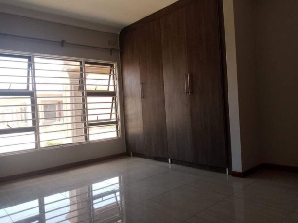 2-bedroom-flat-for-rent-in-chalala-big-3