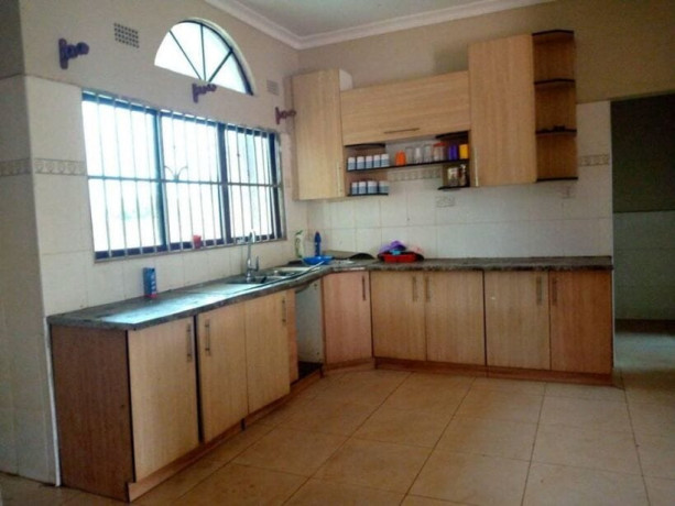 4-bedroom-standalone-house-rent-in-lilayi-big-0