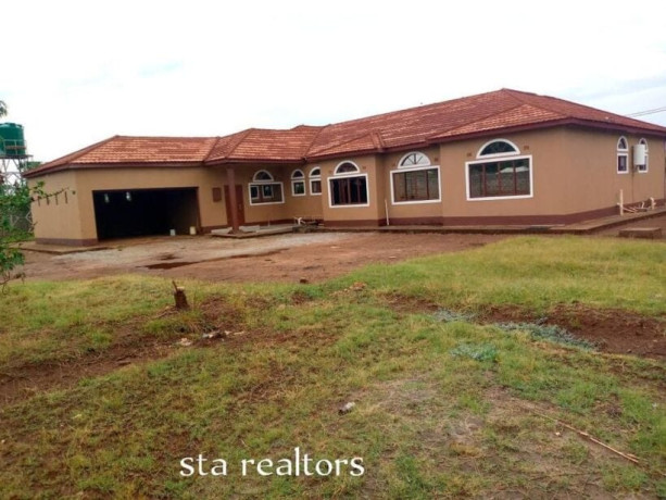 4-bedroom-standalone-house-rent-in-lilayi-big-6