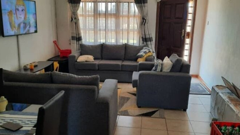 spacious-2-bedroom-flat-for-rent-in-avondale-big-2