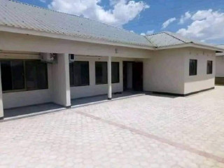 3 Bedroom Flat For Rent in Salama Park