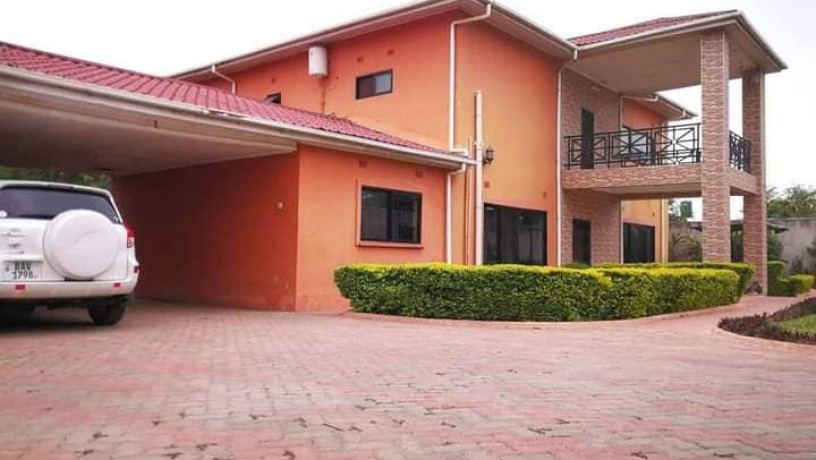 beautiful-4-bedroom-house-for-rent-in-eureka-park-big-0