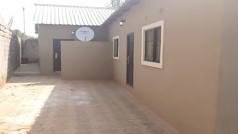 2-bedroom-flat-for-rent-in-ibex-hill-big-4