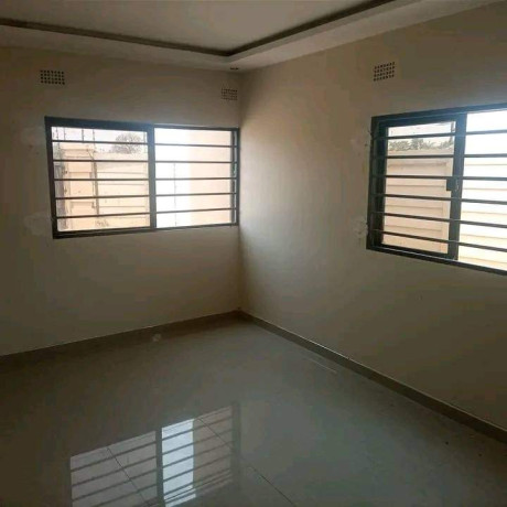 2-bedroom-house-for-rent-in-meanwood-big-7