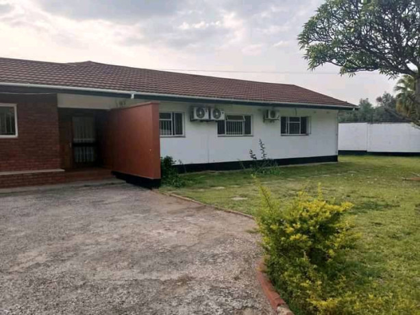 spacious-4-bedroom-house-for-rent-in-sunningdale-big-3