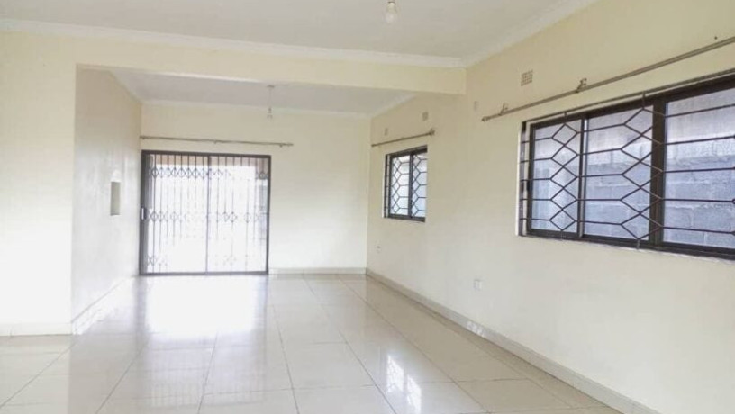 3-bedroom-standalone-flat-for-rent-in-makeni-big-0