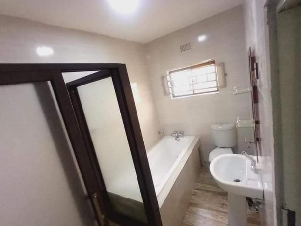 3-bedroom-flat-for-rent-in-olympia-big-7