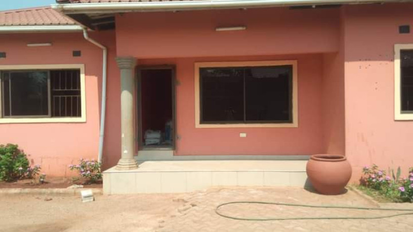 2-bedroom-flat-for-rent-in-makeni-big-4