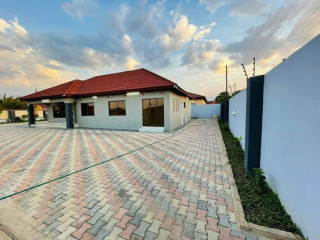 3 Bedroom House for Rent in Ibex Hill