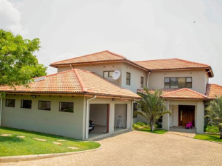 3 Bedroom House For Rent In Roma Park