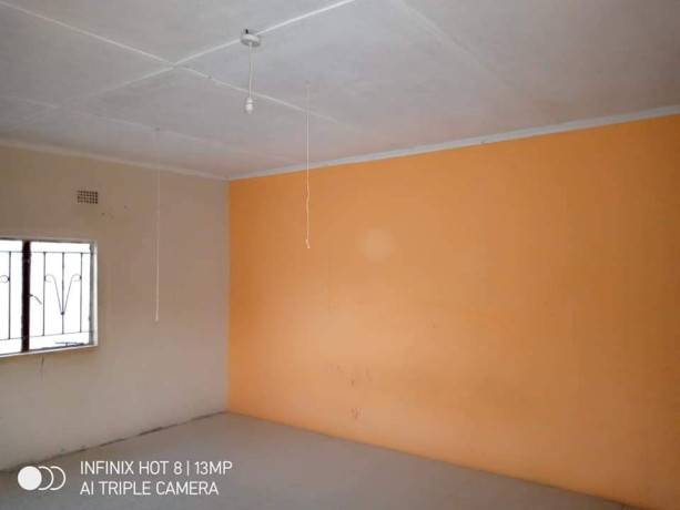 2-bedroom-flat-for-rent-in-chalala-big-5