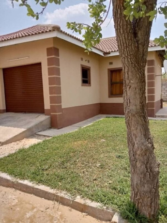 4-bedroom-flat-for-rent-in-meanwood-ibex-big-3