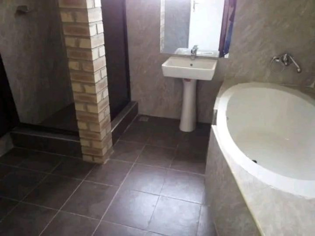 3-bedroom-flat-for-rent-in-makeni-big-9