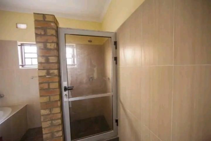 3-bedroom-flat-for-rent-in-makeni-big-3