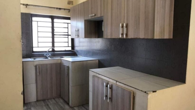 2-bedroom-flat-for-rent-in-ibex-hill-big-5