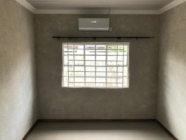 3-bedroom-flat-for-rent-in-chalala-big-2