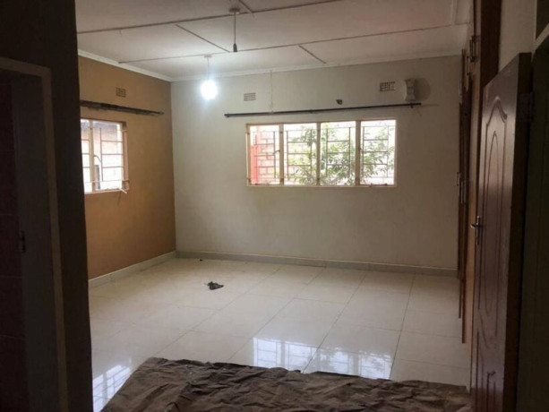 3-bedroom-flat-for-rent-in-libala-south-big-5