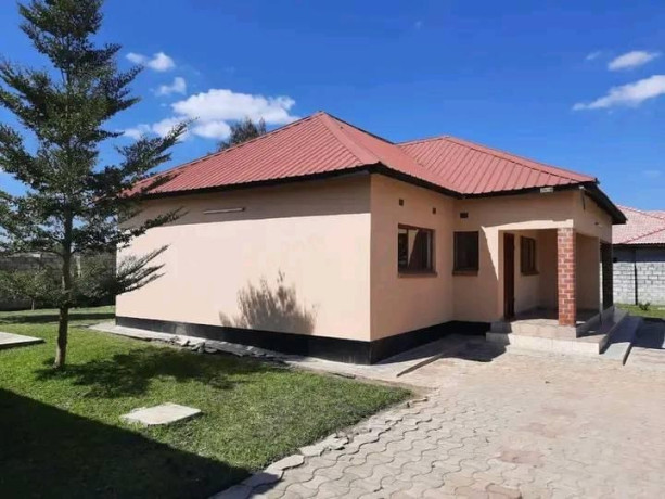 2-bedroom-flat-for-rent-in-chongwe-big-2