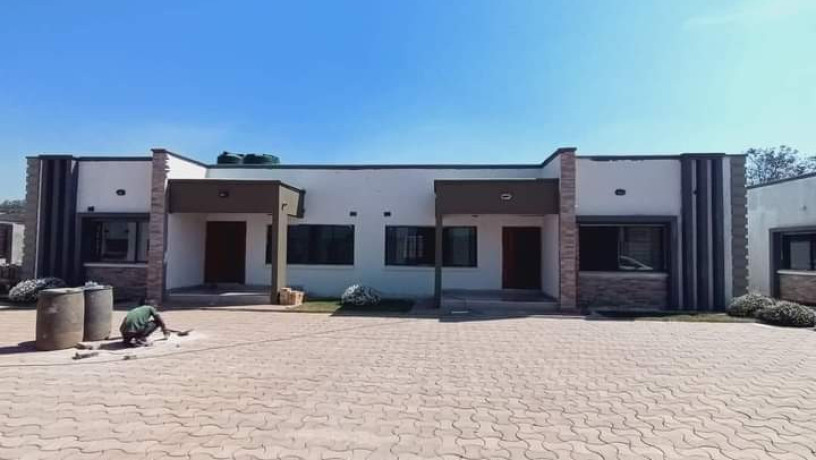 32-bedroom-flats-for-rent-in-meanwood-kwamwena-big-6