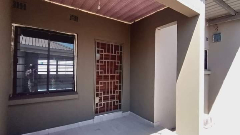 32-bedroom-flats-for-rent-in-meanwood-kwamwena-big-2