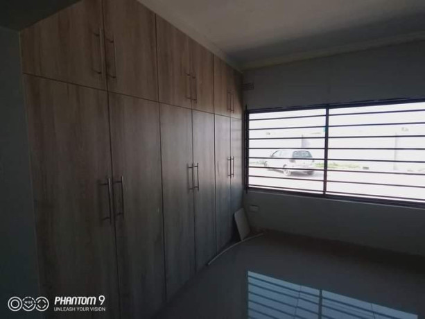 32-bedroom-flats-for-rent-in-meanwood-kwamwena-big-5