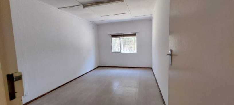 3-bedroom-house-for-rent-in-longacres-big-8