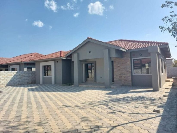 3-bedroom-house-for-rent-in-new-kasama-big-0