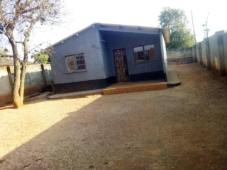 2-bedroom-house-for-rent-in-chilenje-south