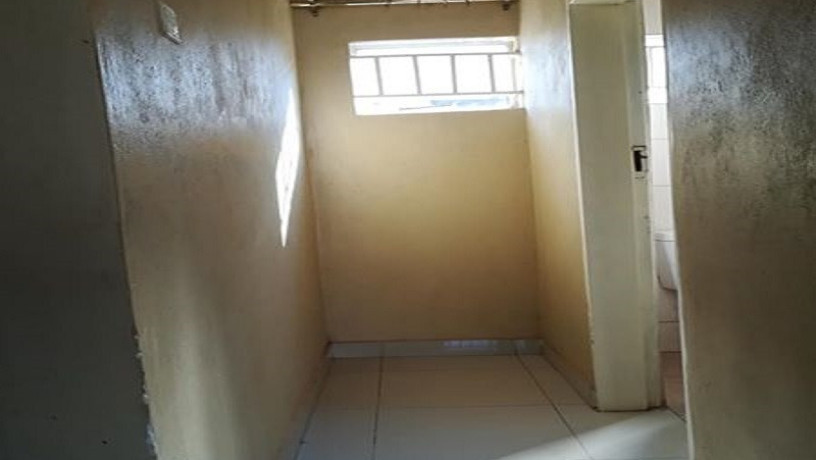 bedsitter-for-rent-in-lilayi-big-9