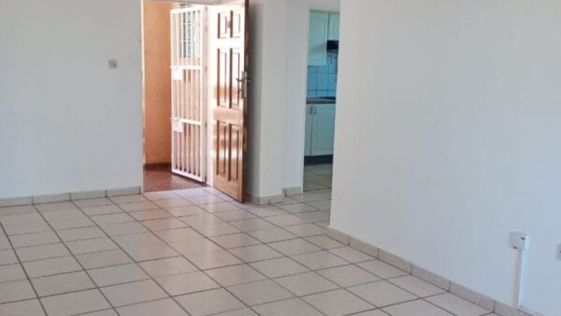 3-bedroom-apartment-for-rent-in-rhodes-park-big-7